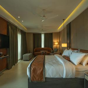King Room with Balcony