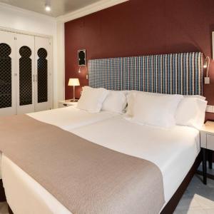 Vincci room with parking included