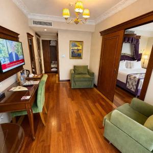  Family Connecting Suite