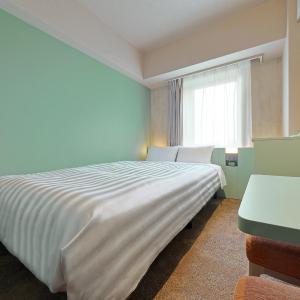 [Renovated] Double Non-Smoking 1 Pax (Room size 12 SQM, Bed width 55 in)