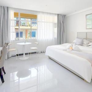 Standard Double or Twin Room with City View