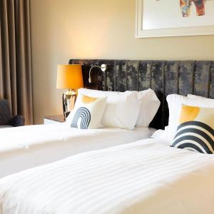 Standard Twin Room with Hot Tub and Paddock View Terrace