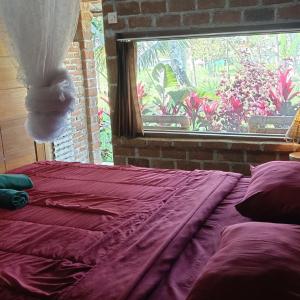 Family Room with Garden View