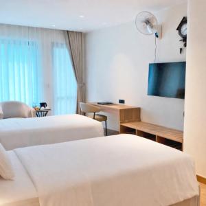 Twin Room with Balcony
