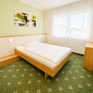 Economy Single Room