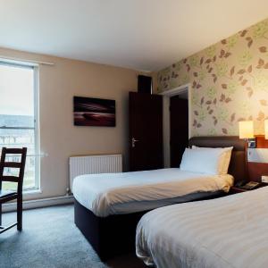 Double Room with Two Single Beds and View - Non-Smoking