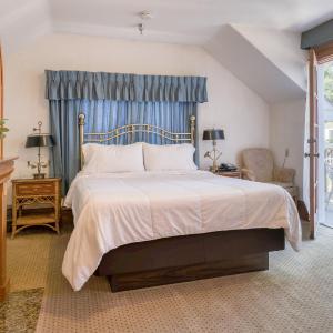 Queen Room with Balcony