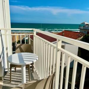 Deluxe Double Room with Side Sea View