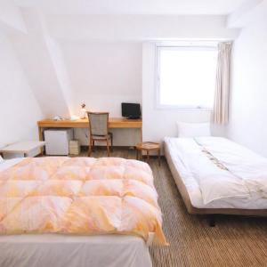 Superior Double Room with Extra Bed and Private Bathroom