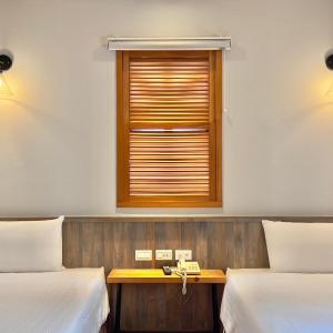 Standard Twin Room with Window