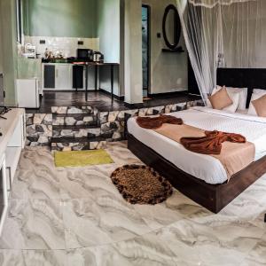 Suite with Mountain View