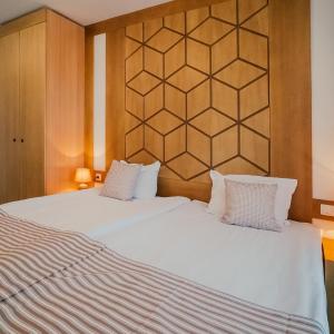 One-Bedroom Apartment (2 Adults + 2 Children) - free Wellness center.