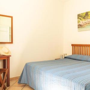 Superior One-Bedroom Cottage (4 Adults)