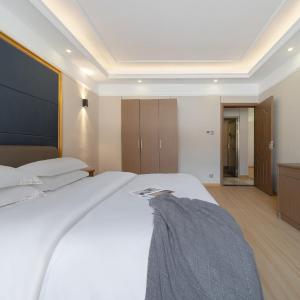 Suite with Garden View
