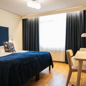 Standard King Room - Non-Smoking 
