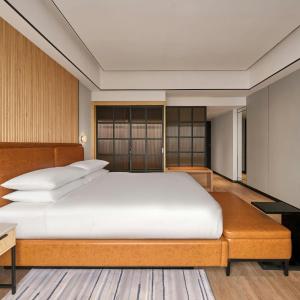 Sheraton Club King, Club level, Guest room, 1 King