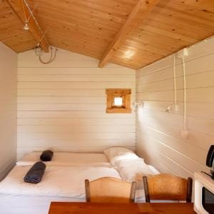 Cottage with Shared Shower 