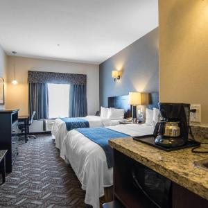 Queen Room with Two Queen Beds - Non-Smoking