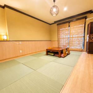 Quadruple Room with Private Bathroom