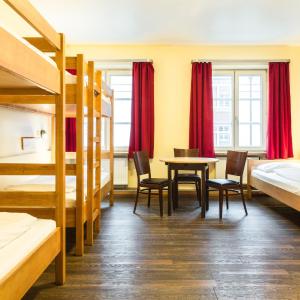 5 Bed Room with shared Bathroom