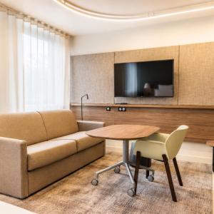 Premium Superior Room with One Double Bed