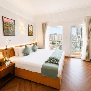 Executive Double or Twin Room with Balcony