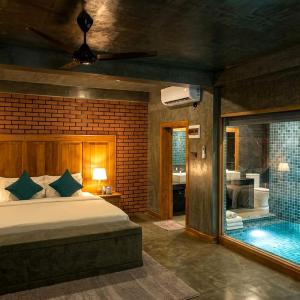 Luxury Chalet with Plunge Pool