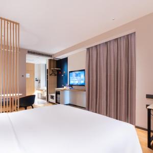 Standard King Room with eGaming Area