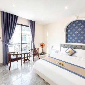 Queen Room