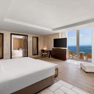King Suite with Panoramic Sea View