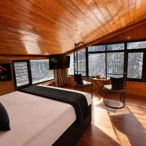 Superior King Suite