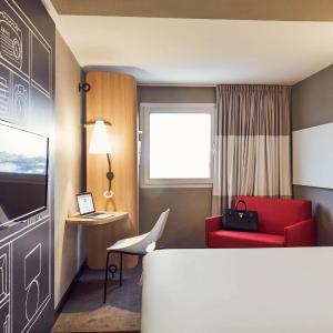 Superior Room with One Double and Twin Beds