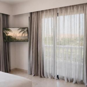 Light Suite With Town View Annex Room