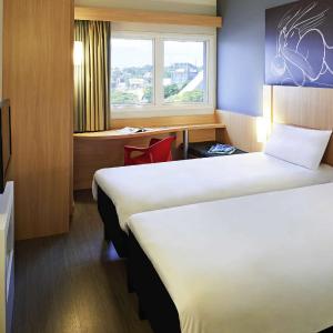 Standard Room with Two Single Beds