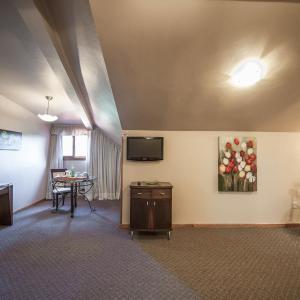 Deluxe Suite with Spa Bath