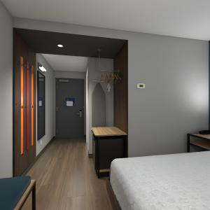 King Room with Roll-In Shower - Mobility Access