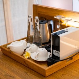 Deluxe King Suite with Hot Tub and Daily Scheduled Activities