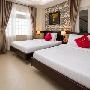 Triple Room with City View