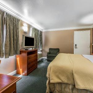 King Room - Accessible/Non-Smoking