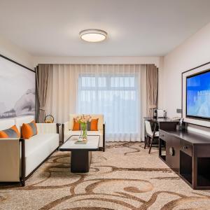 Garden View Suite (Artisan Tea Set+Comfortable Sofa Area+Deep Sleep Bedding)