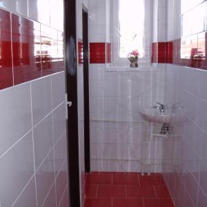 Standard Twin Room with Shared Bathroom