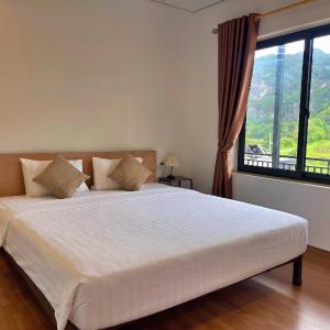 King Room with Lake View