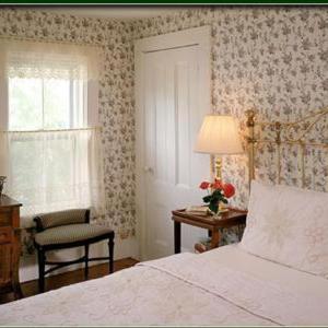 Queen Room with Garden View