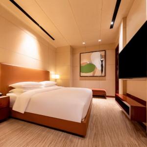 Grand King Suite