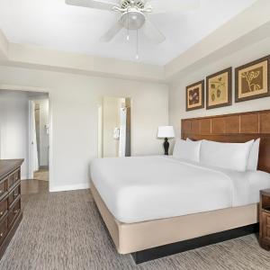 One-Bedroom King Suite with Sofa Bed