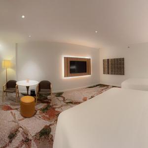 Merdeka Family Room  - Newly Renovated