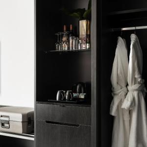 Accessible Deluxe King Room
