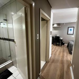 Luxury Queen Room