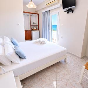 Double Room with Balcony and Sea View
