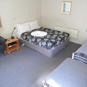 Studio with Shared Bathroom - Disability Access